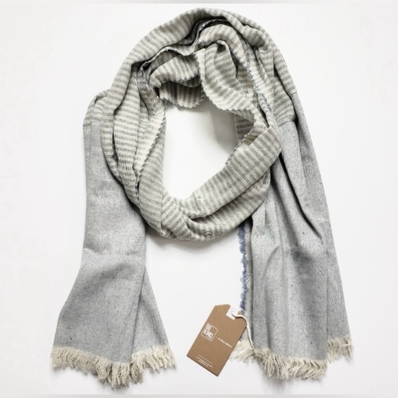 NEW - Be Kind Scarf - Picture 3 of 9